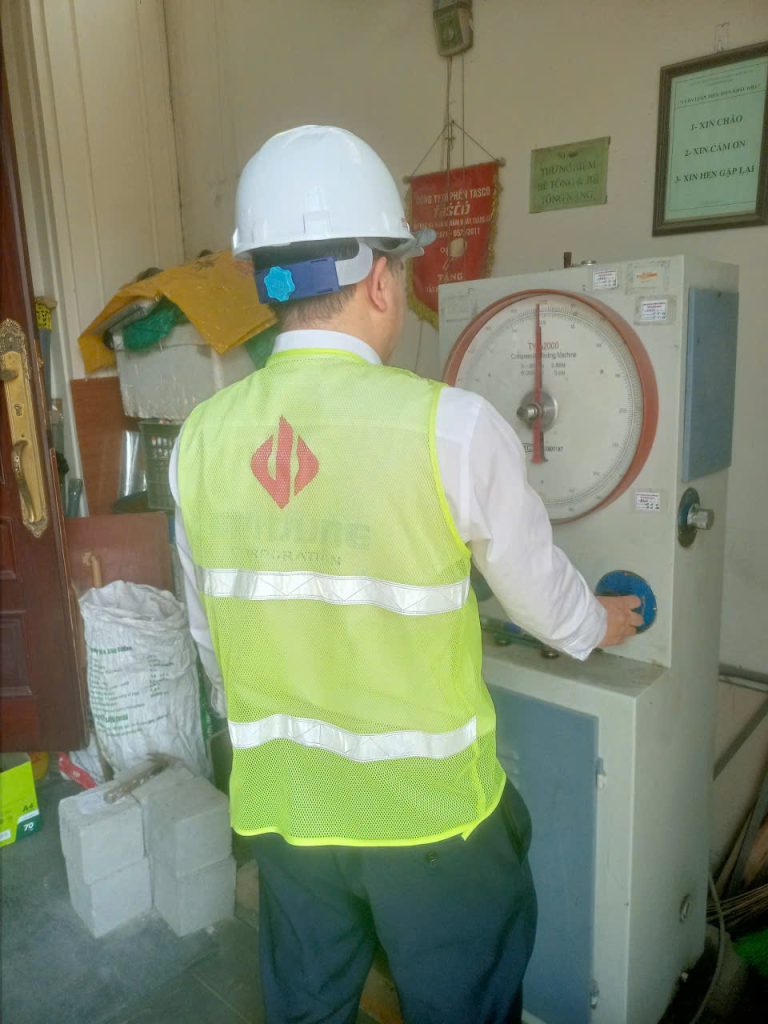 Thí nghiệm kéo thép