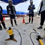 Nhổ giật bulong tại hiện trường